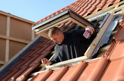 Pose de fenêtres de toit Velux à Sternenberg